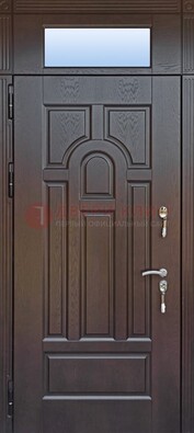Железная дверь с фрамугой в коричневом цвете ДФГ-22 в Сосновый Бор