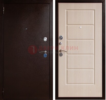 Коричневая металлическая дверь с порошковым окрасом ДП-92 в Сосновый Бор