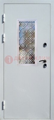 Серая металлическая дверь со стеклом и ковкой ДС-75 в Сосновый Бор