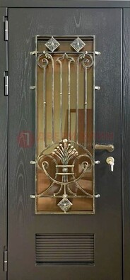 Одностворчатая железная дверь со стеклом и ковкой для дома ДСК-101 в Ликино-Дулево