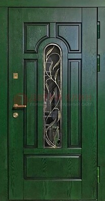 Зеленая железная дверь со стеклом и ковкой ДСК-111 в Сосновый Бор
