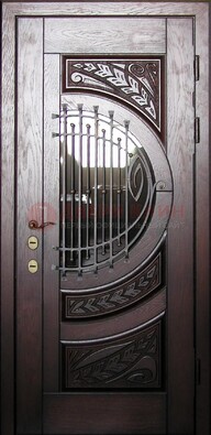 Одностворчатая входная дверь со стеклом и ковкой ДСК-21 в Сосновый Бор