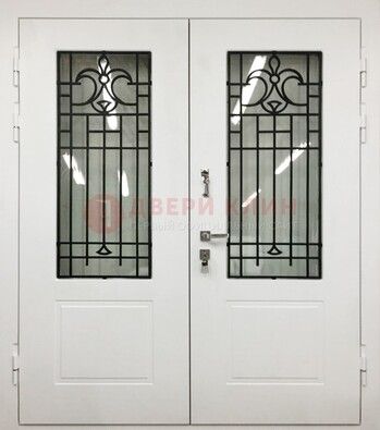 Белая двухстворчатая уличная дверь Винорит со стеклом ДСТ-4 в Сосновый Бор