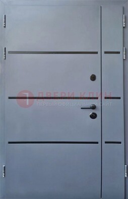 Серая металлическая тамбурная дверь с молдингами ДТМ-42 в Сосновый Бор
