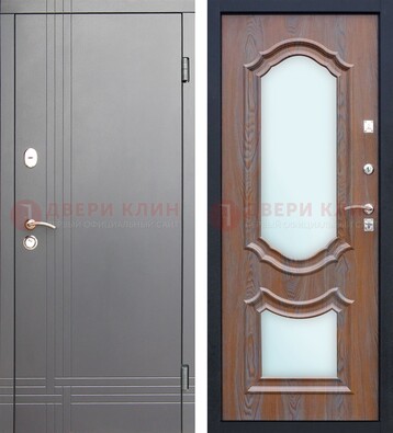 Серая входная дверь со светлой МДФ и зеркалами внутри ДЗ-77 в Сосновый Бор