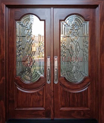 Классическая железная дверь с массивом дуба для входа ВЖ-23 в Сосновый Бор