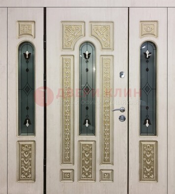 Светлая железная дверь с МДФ и витражом ВЖ-34 в Сосновый Бор