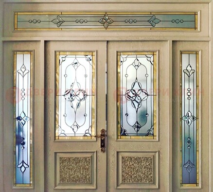 Светлая парадная стальная дверь с витражами ВЖ-6 в Сосновый Бор